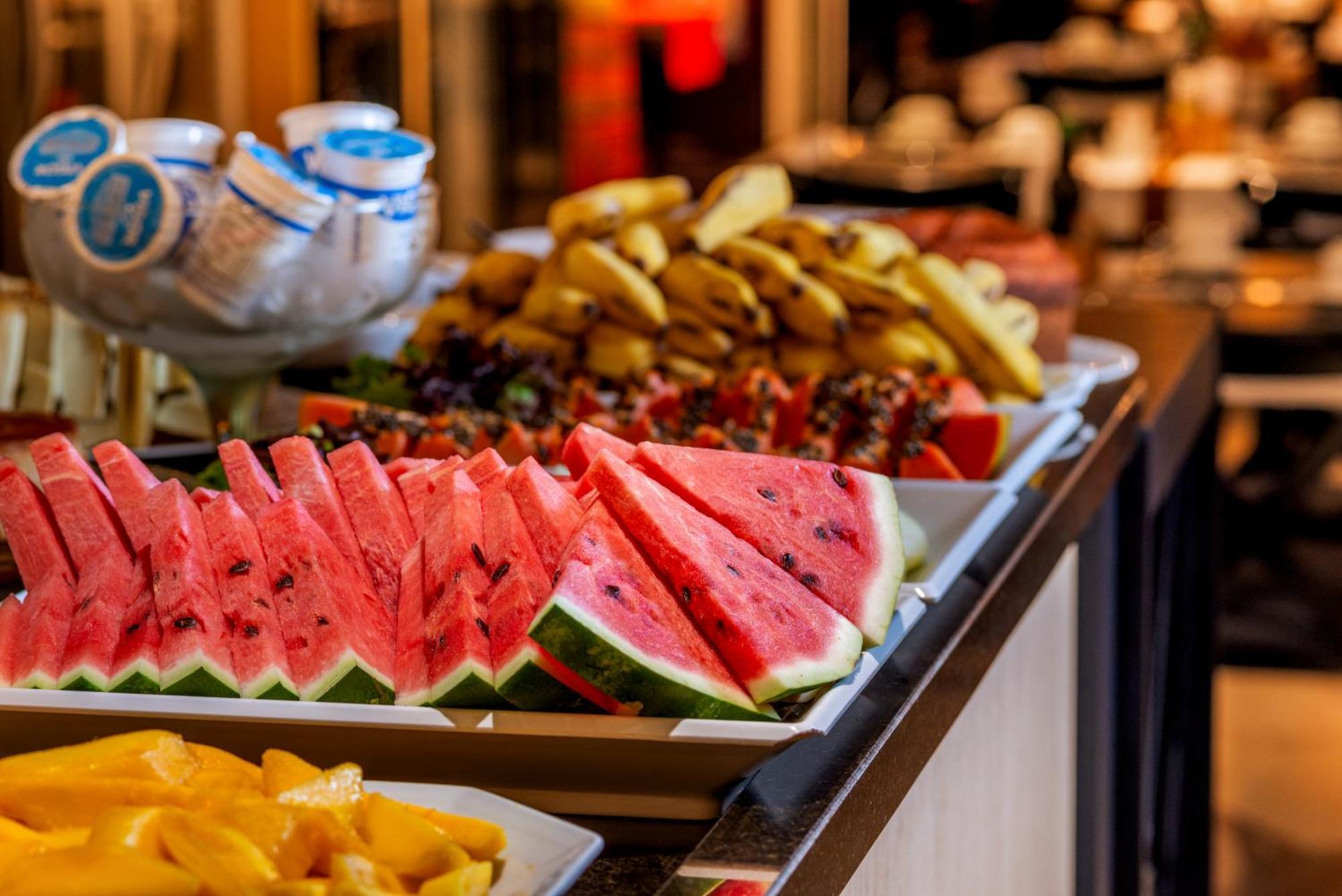 Hotel Laghetto Stilo Centro Gramado Eksteriør bilde Fruit salad